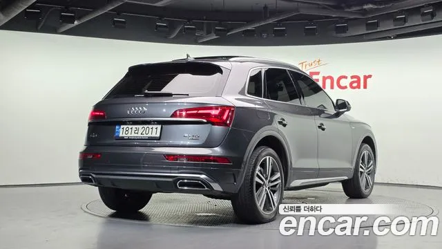 Audi Q5 2022 thumb 2