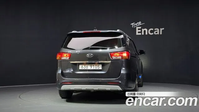Kia Carnival 2017 thumb 4