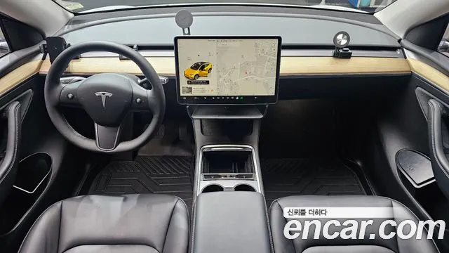 Tesla Model Y 2023 thumb 7