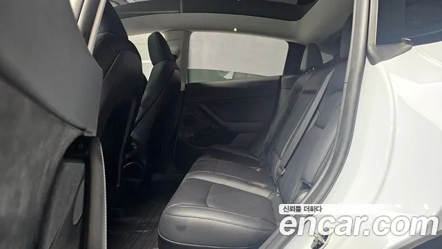Tesla Model Y 2023 thumb 12