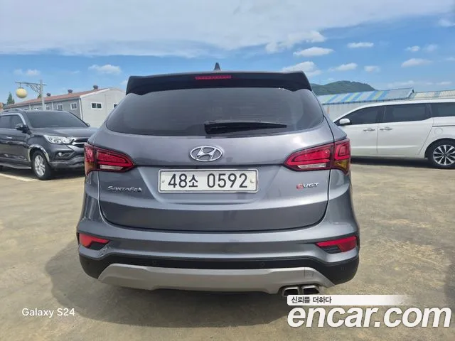 Hyundai Santa Fe 2016 thumb 4