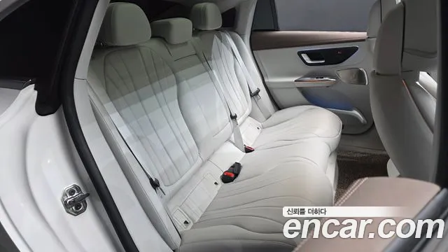 Mercedes-Benz EQE 2023 thumb 11