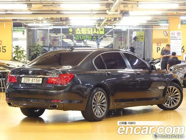 BMW 7-Series 2010 thumb 2