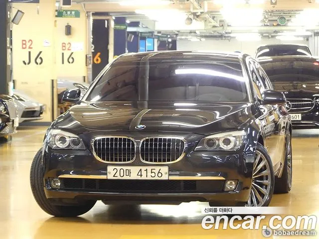 BMW 7-Series 2010 thumb 3