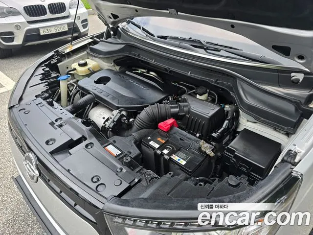 KG_Mobility_Ssangyong TIBOLI 2015 thumb 5