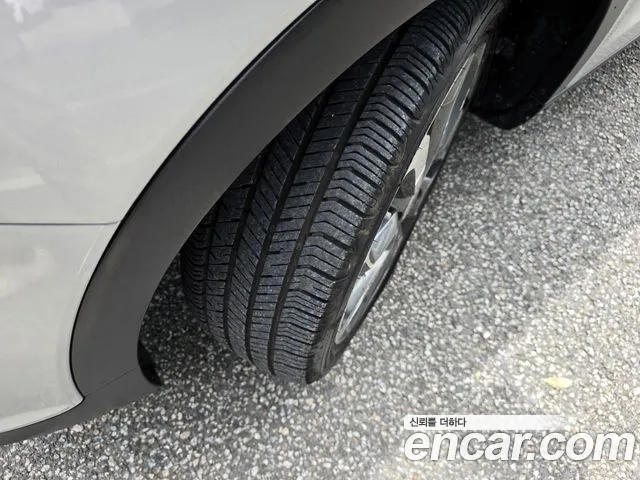 KG_Mobility_Ssangyong TIBOLI 2015 thumb 6