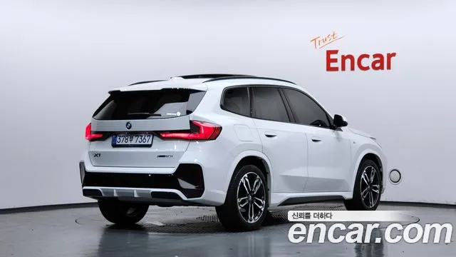 BMW X1 2023 thumb 2