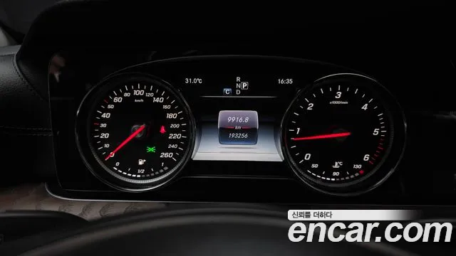 Mercedes-Benz E-Класс 2016 thumb 8