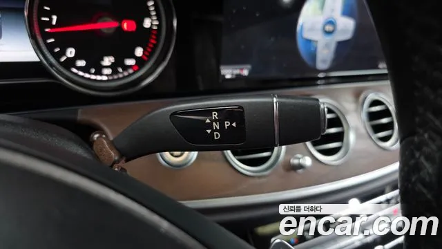 Mercedes-Benz E-Класс 2016 thumb 9