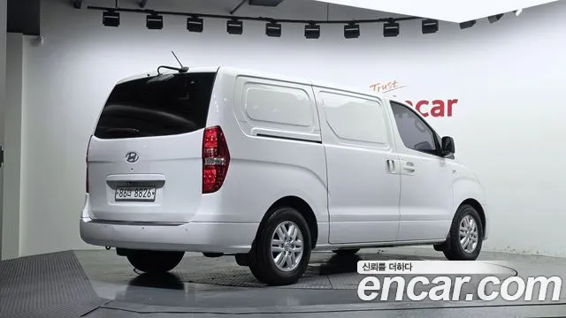 Hyundai Starex 2016 thumb 2