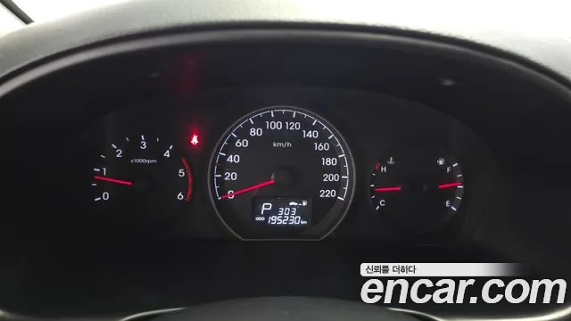 Hyundai Starex 2016 thumb 8