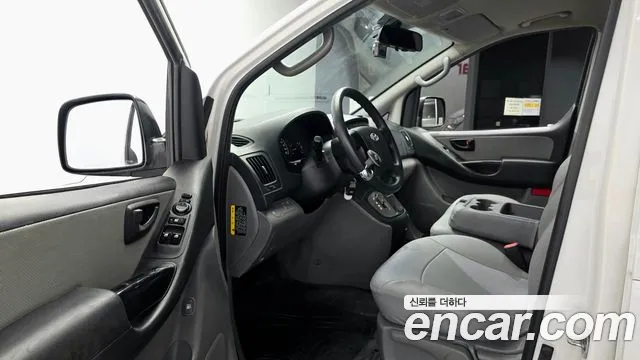 Hyundai Starex 2016 thumb 10