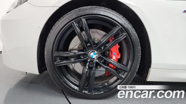 BMW 6-Series 2018 thumb 5