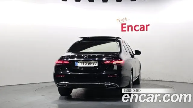 Mercedes-Benz E-Класс 2021 thumb 4