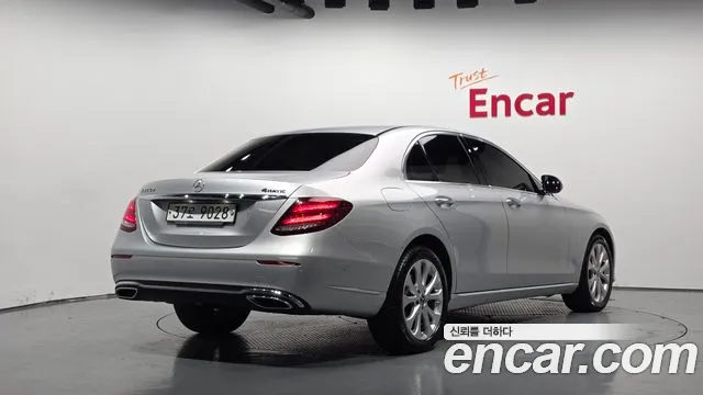 Mercedes-Benz E-Класс 2017 thumb 2