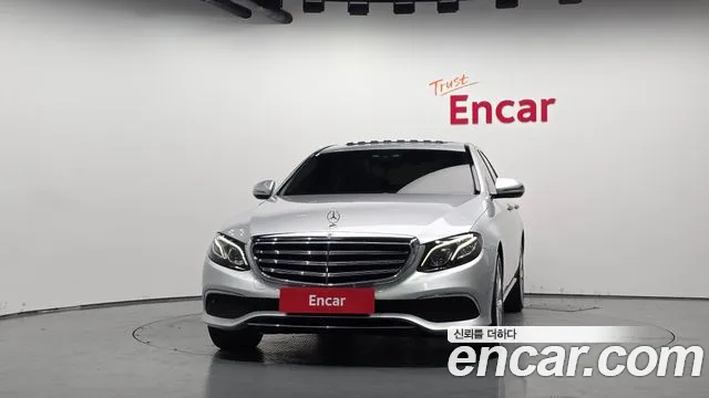Mercedes-Benz E-Класс 2017 thumb 3