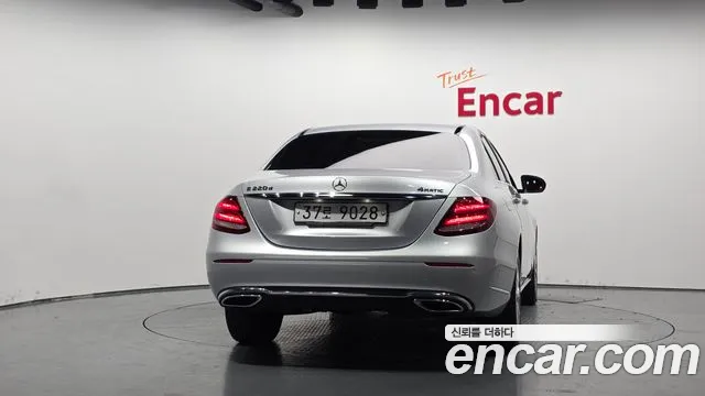 Mercedes-Benz E-Класс 2017 thumb 4