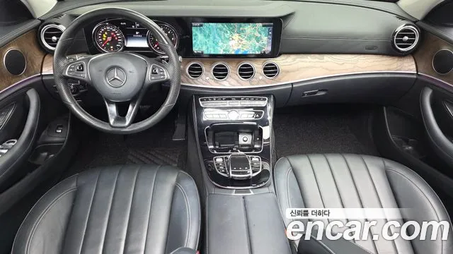 Mercedes-Benz E-Класс 2017 thumb 7
