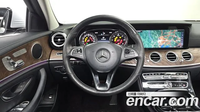 Mercedes-Benz E-Класс 2017 thumb 12