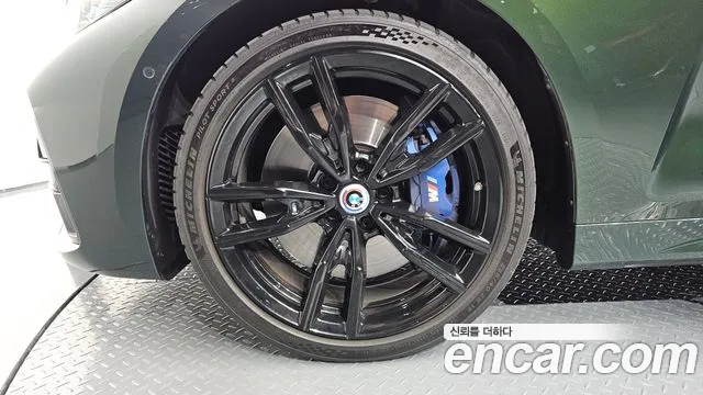 BMW 4-Series 2022 thumb 5