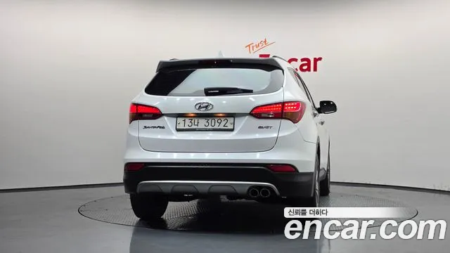 Hyundai Santa Fe 2014 thumb 4