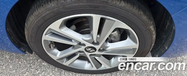 Hyundai Avante 2018 thumb 8
