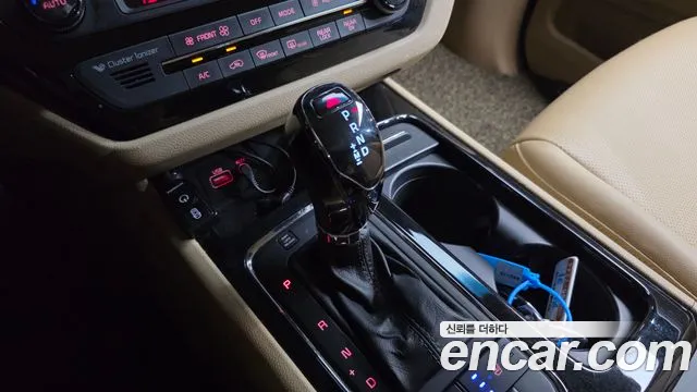 Kia Carnival 2017 thumb 9