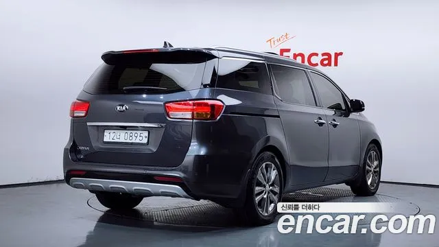 Kia Carnival 2015 thumb 2