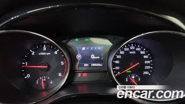 Kia Carnival 2015 thumb 8
