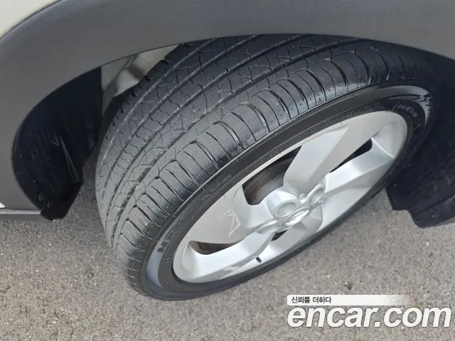 KG_Mobility_Ssangyong TIBOLI 2015 thumb 5