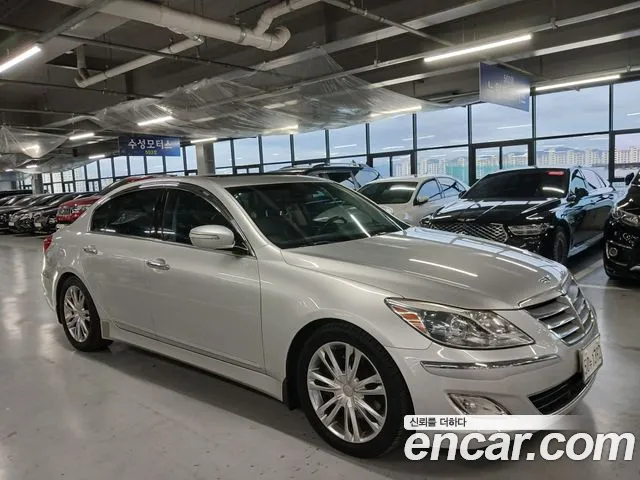 Hyundai Genesis 2013 thumb 2