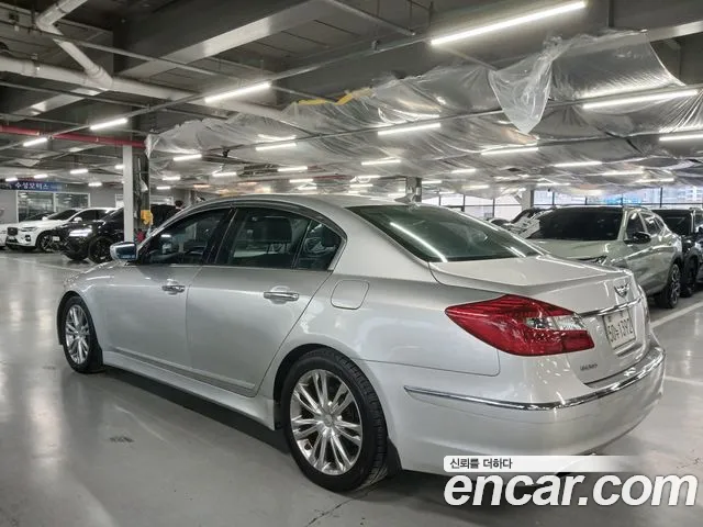 Hyundai Genesis 2013 thumb 3
