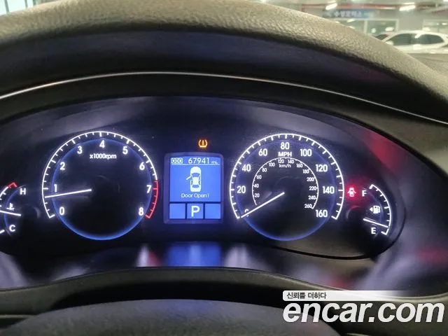 Hyundai Genesis 2013 thumb 8