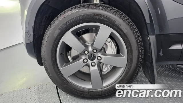 Land Rover Defender 2026 thumb 4