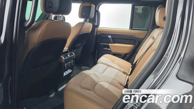 Land Rover Defender 2026 thumb 10