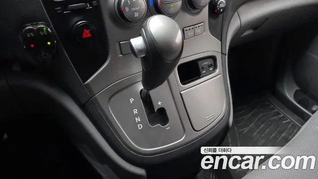 Hyundai Starex 2015 thumb 9