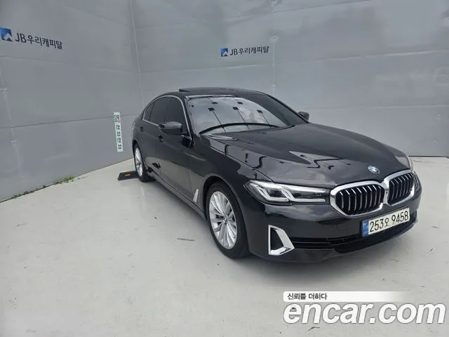 BMW 5-Series 2021 thumb 3