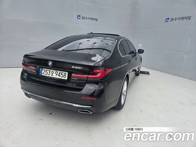 BMW 5-Series 2021 thumb 4