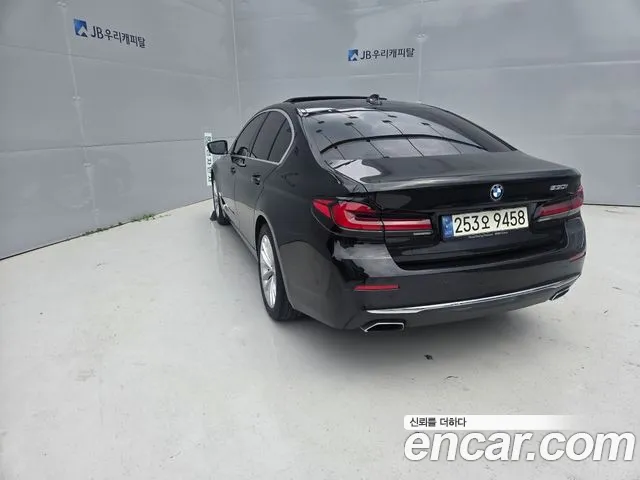 BMW 5-Series 2021 thumb 5