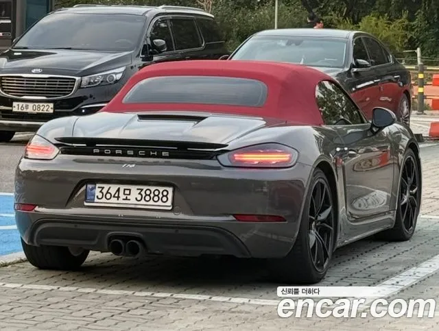 Porsche Cayman 2018 thumb 4