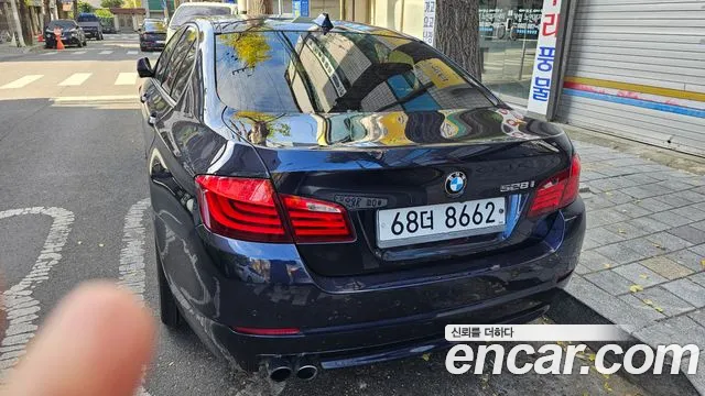 BMW 5-Series 2012 thumb 2