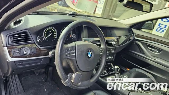 BMW 5-Series 2012 thumb 7