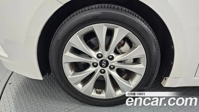 Hyundai Grandeur 2011 thumb 5