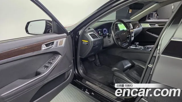 Genesis G80 2017 thumb 9