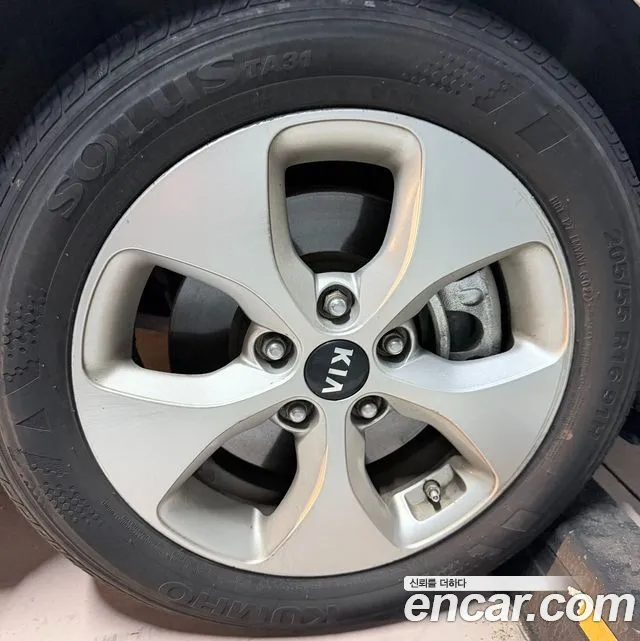 Kia Carens 2013 thumb 5
