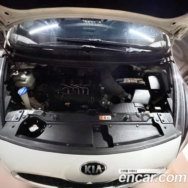 Kia Carens 2013 thumb 6