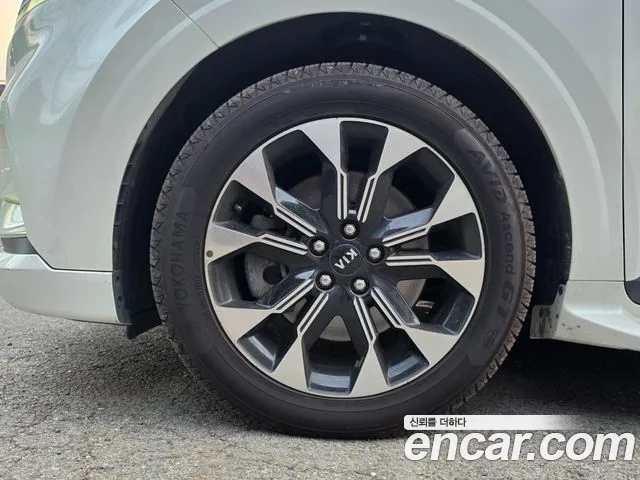 Kia Carnival 2021 thumb 5