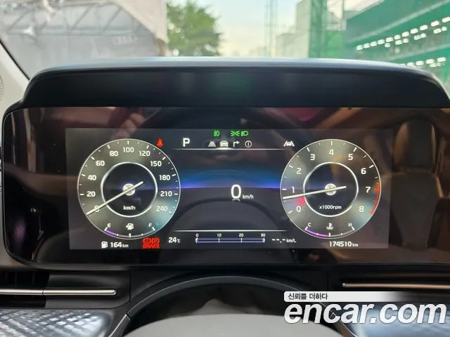 Kia Carnival 2021 thumb 8