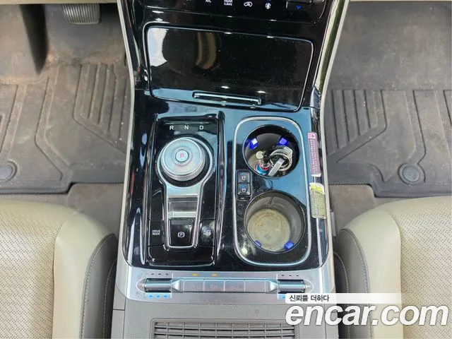 Kia Carnival 2021 thumb 10