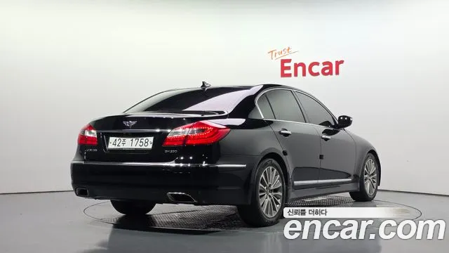 Hyundai Genesis 2012 thumb 2